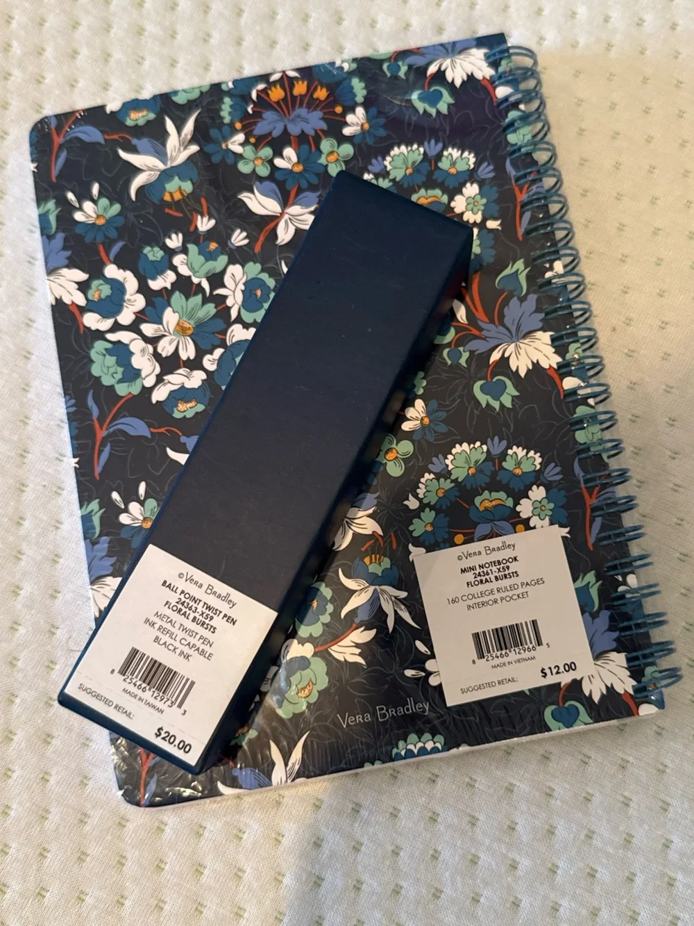 Vera Bradley NWT Spiral Mini Notebook and Ball Point Pen Set in Floral Bursts